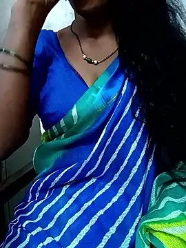 Snapshot of Sravya__ chatting on 10/27/25, 07:01 Sravya online show from 10/27/25, 07:01