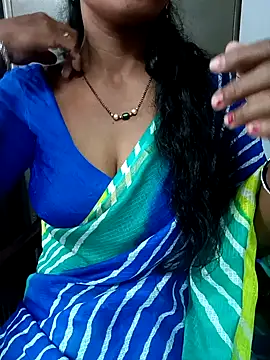 Snapshot of Sravya__ chatting on 10/30/25, 06:15 Sravya online show from 10/30/25, 06:15