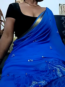 Snapshot of Sravya__ chatting on 11/06/25, 06:58 Sravya online show from 11/06/25, 06:58