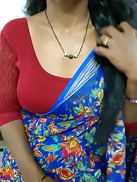 Snapshot of Sravya__ chatting on 11/11/25, 06:02 Sravya online show from 11/11/25, 06:02