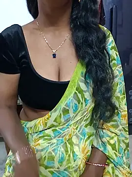 Snapshot of Sravya__ chatting on 11/17/25, 05:24 Sravya online show from 11/17/25, 05:24