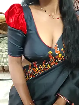 Snapshot of Sravya__ chatting on 11/30/25, 06:28 Sravya online show from 11/30/25, 06:28