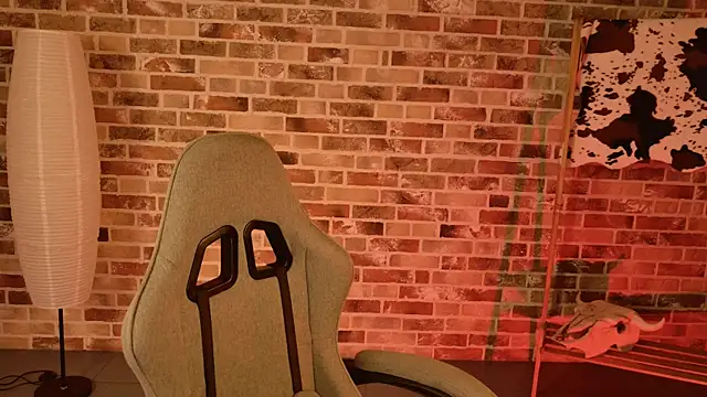 May Bloom online show from 11/08/25, 05:18