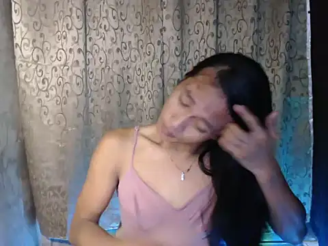 Snapshot of taylaxuxu chatting on 11/22/25, 10:36 taylaxuxu online show from 11/22/25, 10:36