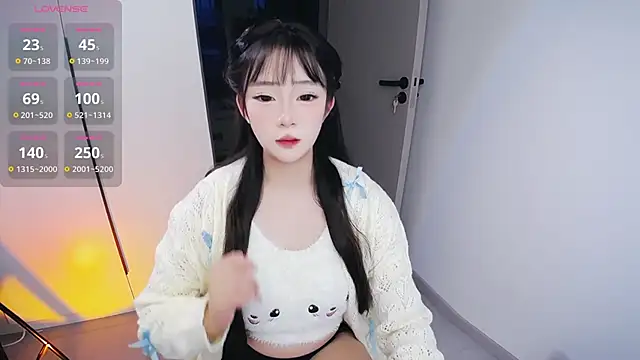 Snapshot of Kinadolly chatting on 10/31/25, 10:05 Kinadolly online show from 10/31/25, 10:05