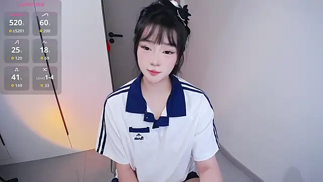 Snapshot of Kinadolly chatting on 11/15/25, 10:01 Kinadolly online show from 11/15/25, 10:01