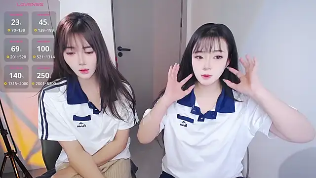 Snapshot of Kinadolly chatting on 11/21/25, 10:03 Kinadolly online show from 11/21/25, 10:03