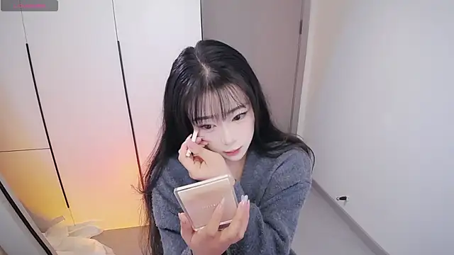 Snapshot of Kinadolly chatting on 11/24/25, 01:00 Kinadolly online show from 11/24/25, 01:00