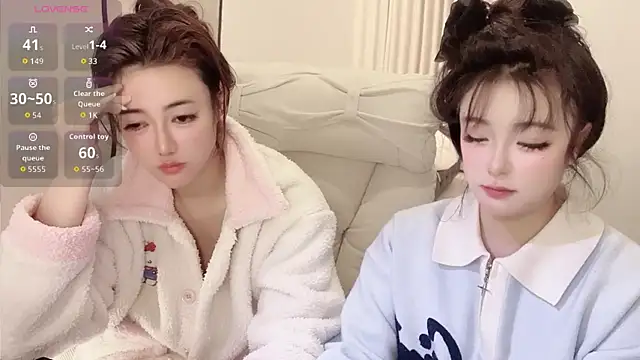 Snapshot of Kinadolly chatting on 12/15/25, 12:20 Kinadolly online show from 12/15/25, 12:20