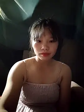 linh-miu99 online show from 11/11/25, 03:56