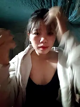 linh-miu99 online show from 11/30/25, 03:38