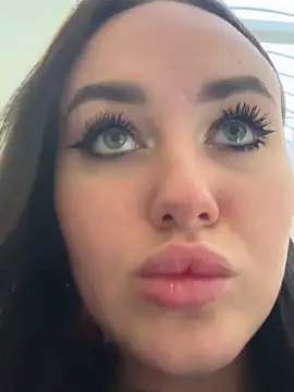 KiraSunshine online show from 12/22/25, 04:31