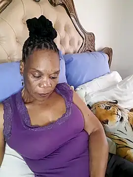 Hotcougar online show from 12/05/25, 11:41