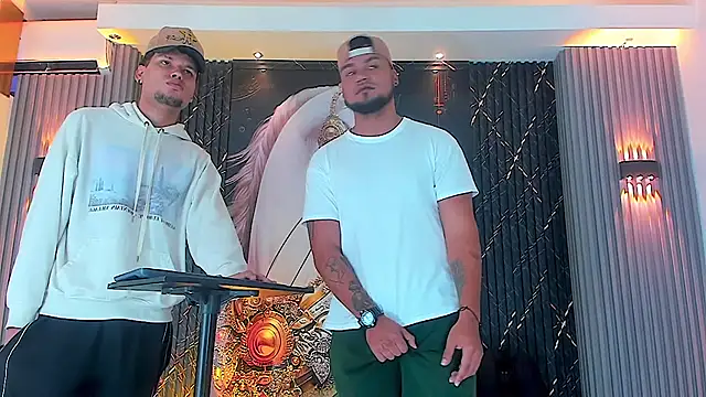 handsome boys22 online show from 10/24/25, 12:01