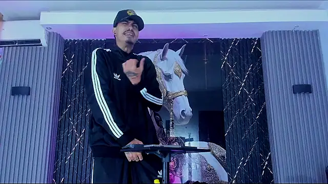 handsome boys22 online show from 12/22/25, 12:24