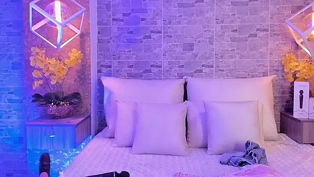 Catalina-Thompson online show from 11/08/25, 12:16