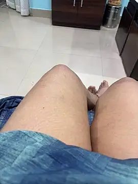 heenashai online show from 11/19/25, 10:59