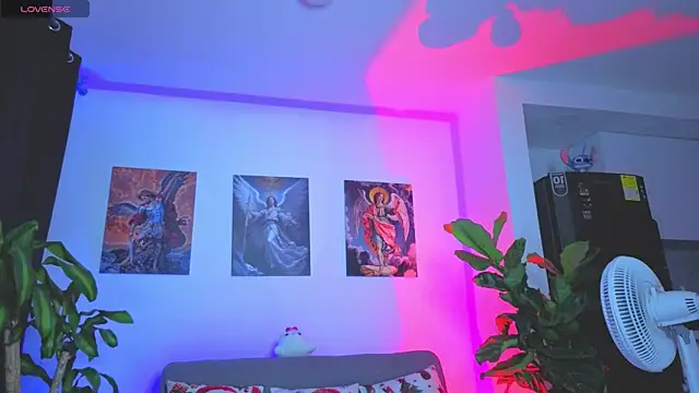 SophiaBerryy online show from 12/04/25, 01:59