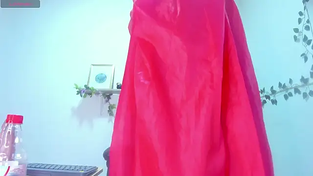 canelaa    online show from 10/31/25, 02:18