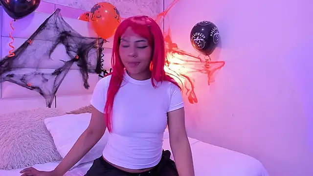 Sofia clk online show from 10/31/25, 04:02