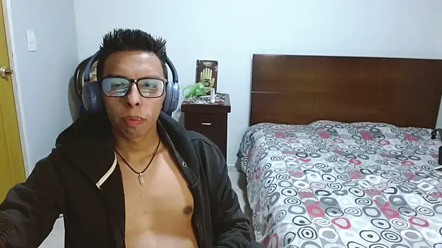 DavTwink3100 online show from 11/24/25, 03:06