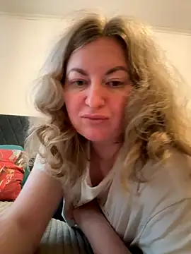 Amelia-Diamond online show from 11/30/25, 09:35