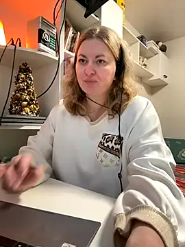 Amelia-Diamond online show from 12/05/25, 07:06