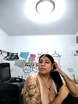 Snapshot of Ninelcita chatting on 10/23/25, 01:10 Ninelcita online show from 10/23/25, 01:10