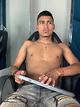 Emiliano Reyes online show from 03/21/26, 03:44