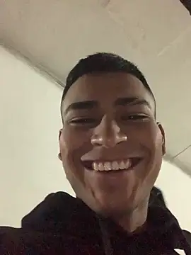 Emiliano Reyes online show from 05/27/26, 02:52