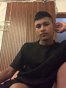 Emiliano Reyes online show from 07/10/26, 05:23