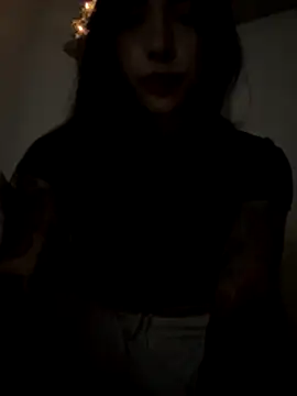 valeriahornier online show from 12/22/25, 01:57