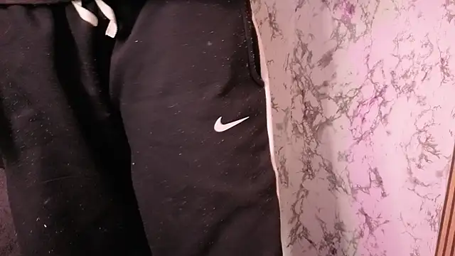 Snapshot of sweetcherryyy_ chatting on 12/03/25, 03:47 sweetcherryyy online show from 12/03/25, 03:47