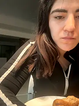 milky denni online show from 10/24/25, 04:31