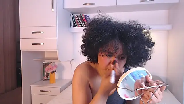 Snapshot of MartiRuis10 chatting on 11/09/25, 07:01 MartiRuis10 online show from 11/09/25, 07:01