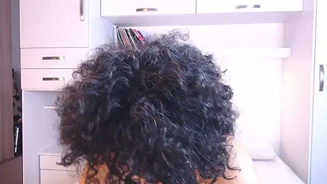 Snapshot of MartiRuis10 chatting on 11/26/25, 11:28 MartiRuis10 online show from 11/26/25, 11:28