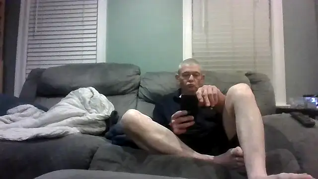 Snapshot of burby79 chatting on 07/12/26, 04:03 burby79 online show from 07/12/26, 04:03