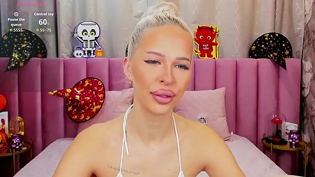 Snapshot of KailaCrystall chatting on 11/01/25, 01:51 KailaCrystall online show from 11/01/25, 01:51