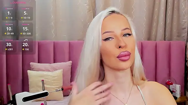 Snapshot of KailaCrystall chatting on 11/13/25, 01:26 KailaCrystall online show from 11/13/25, 01:26