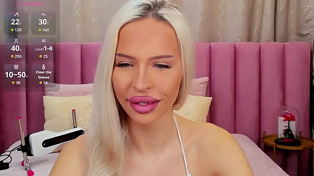 Snapshot of KailaCrystall chatting on 11/24/25, 01:27 KailaCrystall online show from 11/24/25, 01:27