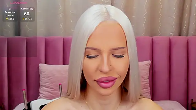 Snapshot of KailaCrystall chatting on 11/27/25, 01:29 KailaCrystall online show from 11/27/25, 01:29