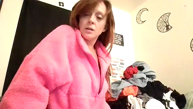 Snapshot of LoveLibz169 chatting on 11/02/25, 09:00 LoveLibz169 online show from 11/02/25, 09:00