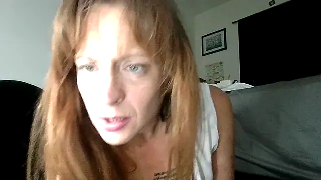 Snapshot of LoveLibz169 chatting on 11/09/25, 06:12 LoveLibz169 online show from 11/09/25, 06:12