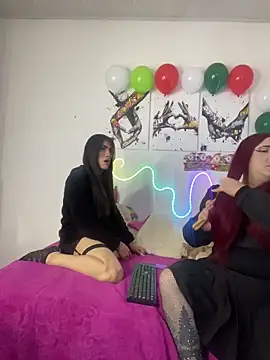 Snapshot of Agattha22 chatting on 12/02/25, 07:57 Agattha22 online show from 12/02/25, 07:57