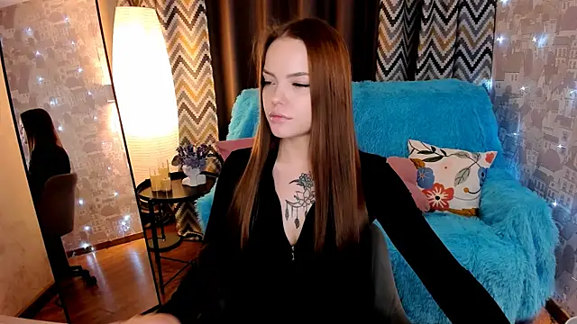 MelissaBell  online show from 11/28/25, 08:17