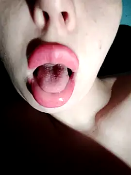 Loveyoudearxq online show from 11/17/25, 04:13