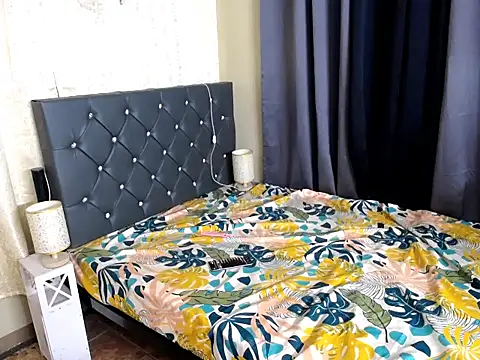 Snapshot of SeductiveAki69xxx chatting on 11/29/25, 01:03 SeductiveAki69xxx online show from 11/29/25, 01:03