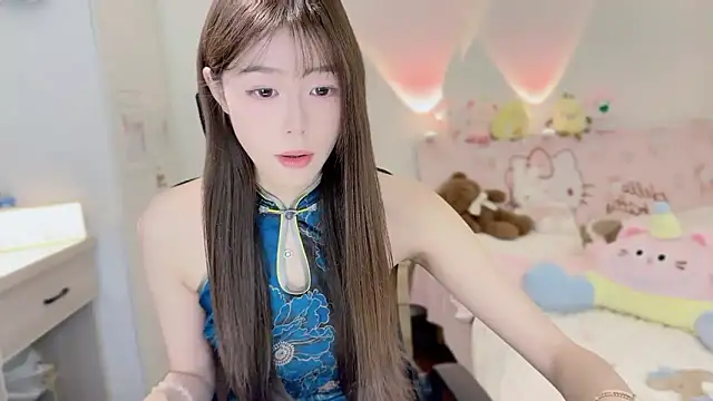 Onecutelittle online show from 11/03/25, 06:14