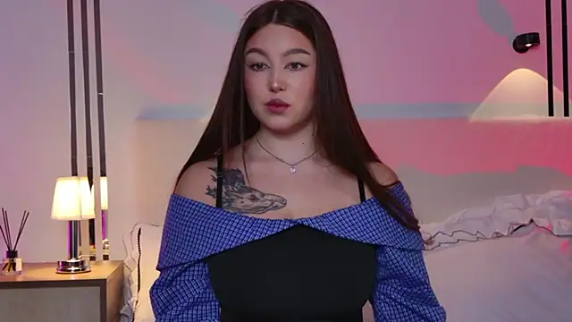  Tessa May  online show from 12/01/25, 12:15