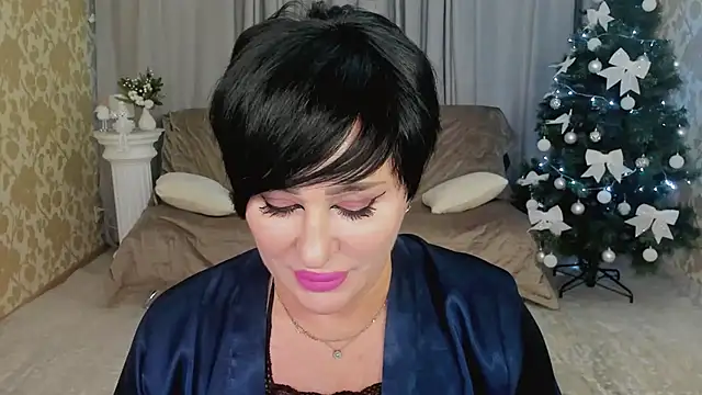 KiraTempt online show from 12/18/25, 11:49